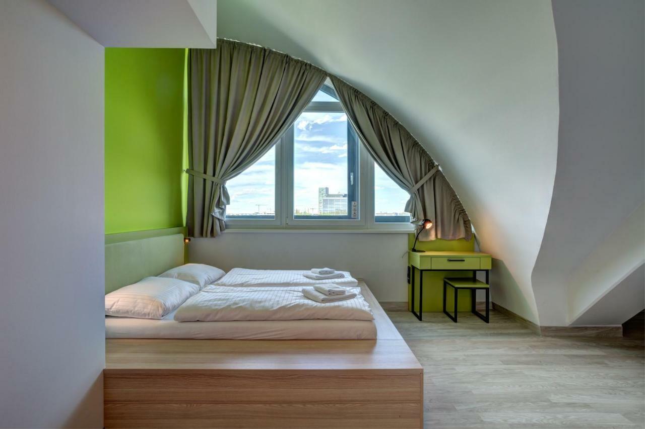 Meininger Hotel Muenchen Olympiapark Bagian luar foto