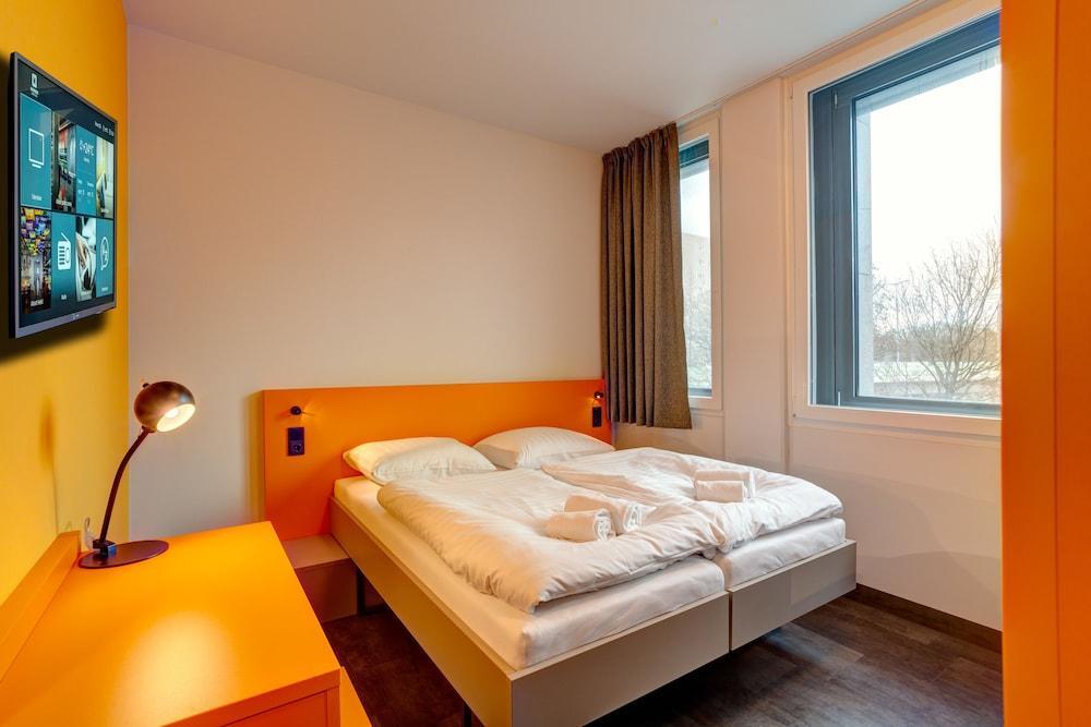 Meininger Hotel Muenchen Olympiapark Bagian luar foto
